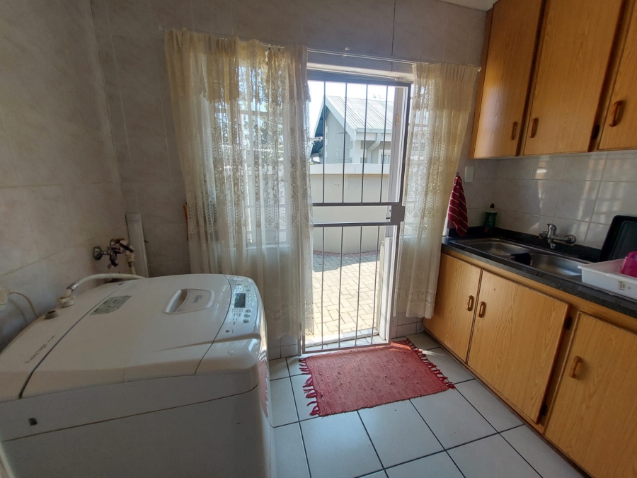 3 Bedroom Property for Sale in Kannoniers Park North West